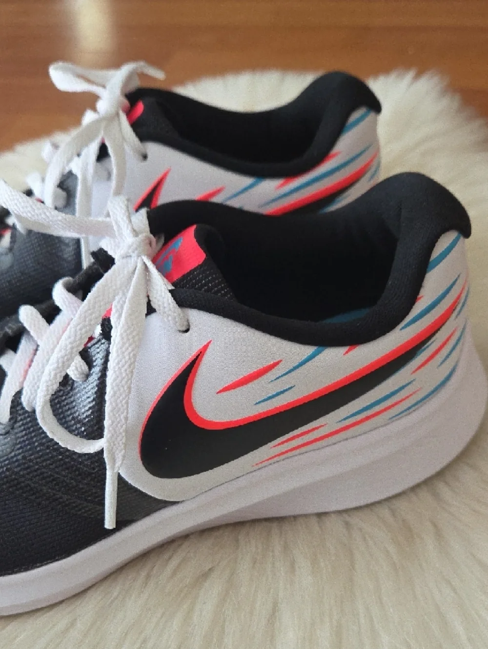 Nike Youth Star Runner 2 Athletic Running Sneakers 6.5Y Youth